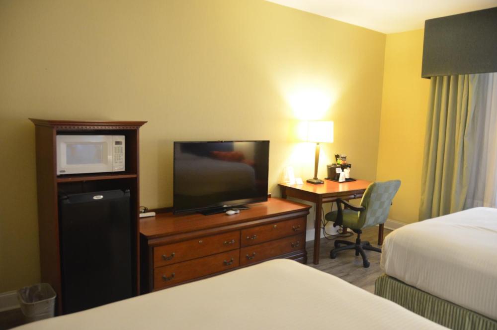 Queen Room with Two Queen Beds interior
